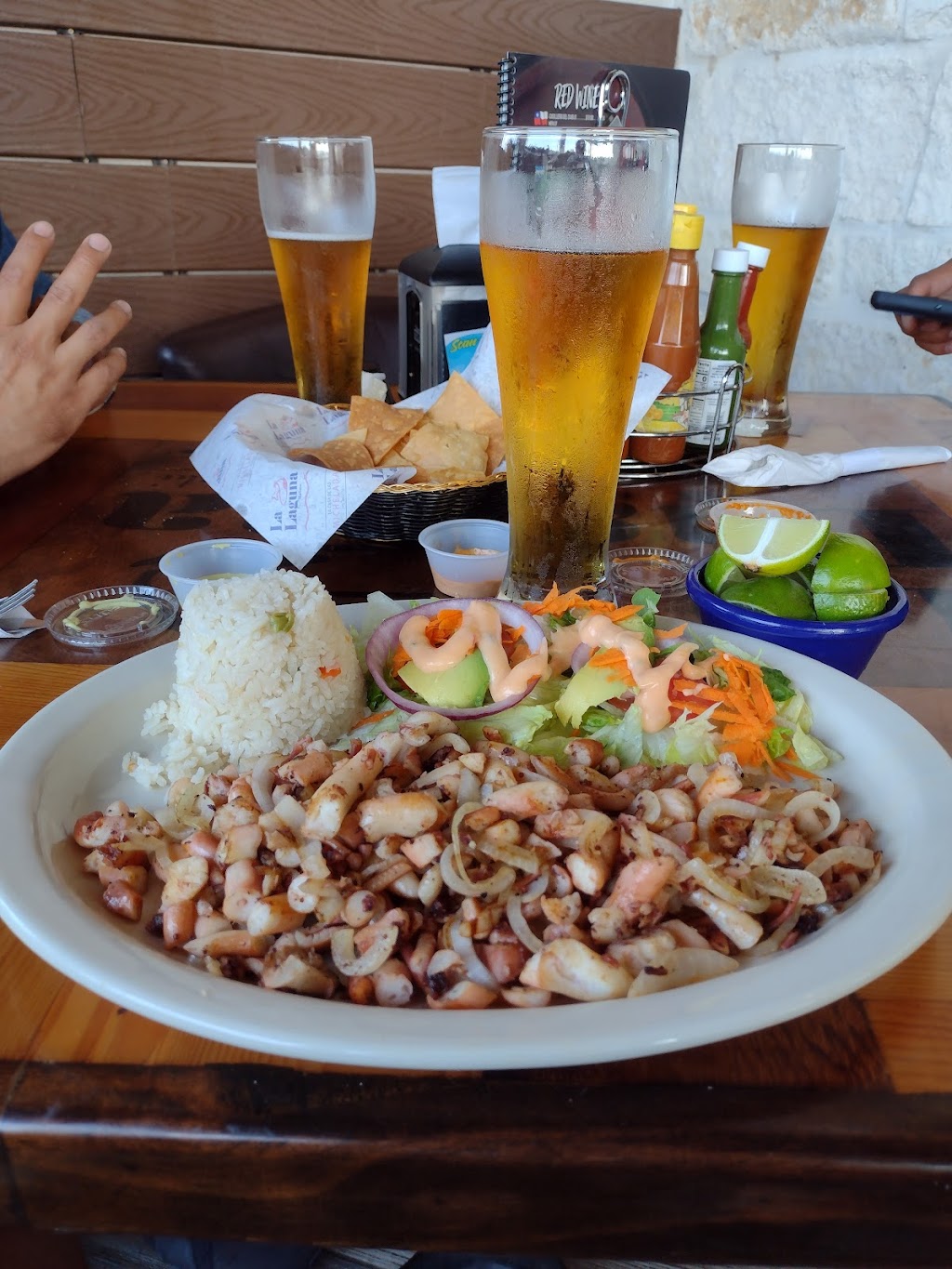 La Laguna Mariscos & Sushi | restaurant | 9413 McPherson Rd, Laredo, TX 78045, USA | 9567235050 OR +1 956-723-5050