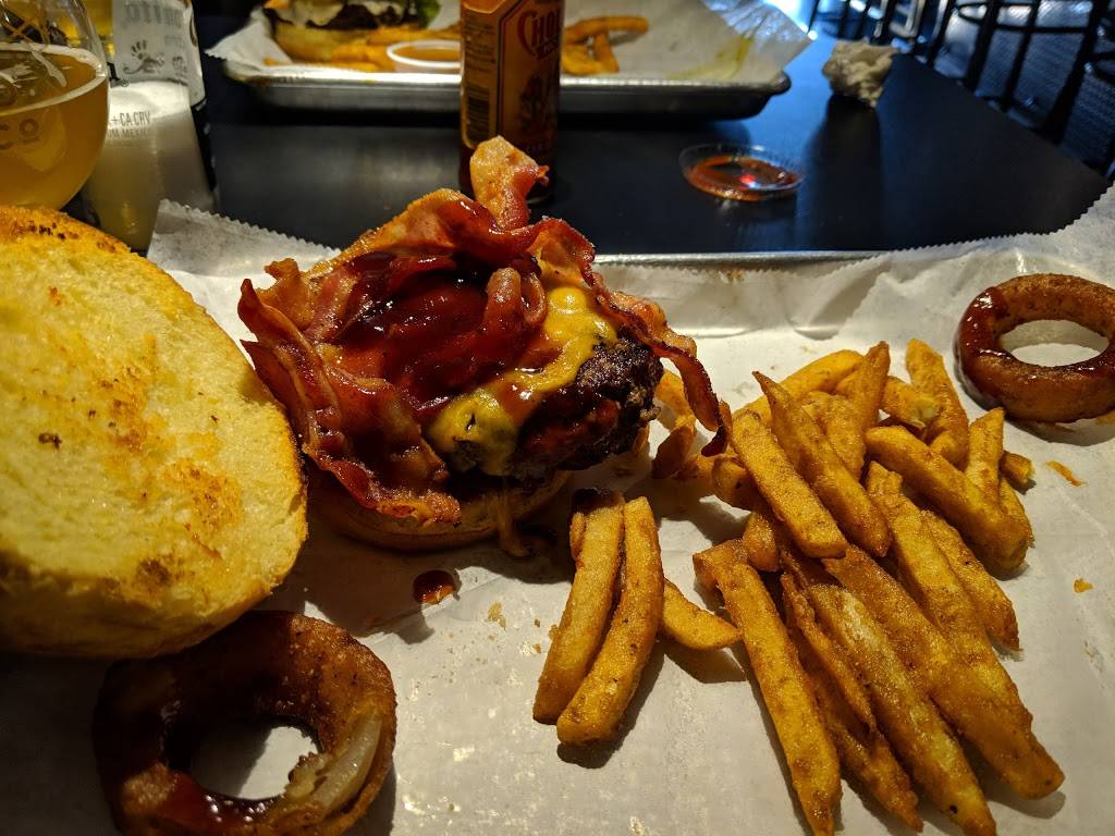 Knuckleheads | restaurant | 80 Center St, Wallingford, CT 06492, USA | 2037937623 OR +1 203-793-7623