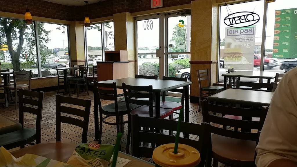 Subway | restaurant | 690 E New Circle Rd, Lexington, KY 40505, USA | 8592554474 OR +1 859-255-4474