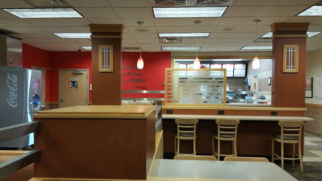 Wendys | restaurant | 3140 S Rochester Rd, Rochester Hills, MI 48307, USA | 2488537560 OR +1 248-853-7560