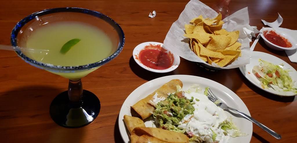 Cinco De Mayo Mexican Restaurant | restaurant | 1150 Route 54 West, Clinton, IL 61727, USA | 2179357000 OR +1 217-935-7000