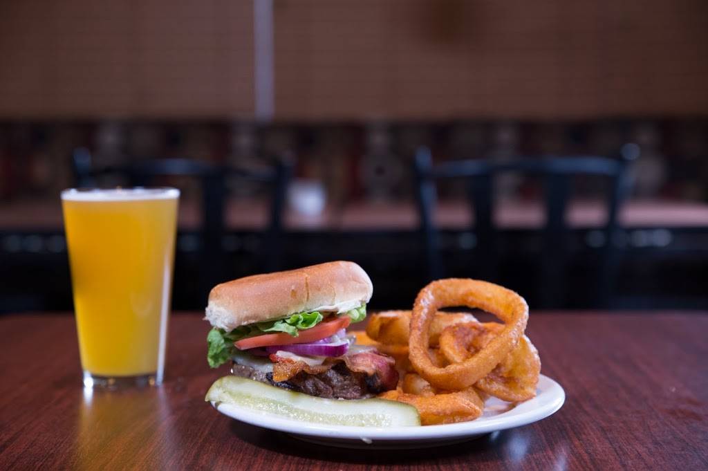 Smittys Pub, Burlington, Vermont | restaurant | 1127 North Ave, Burlington, VT 05408, USA | 8028624300 OR +1 802-862-4300