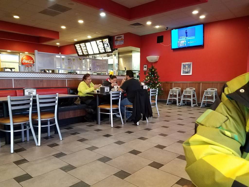 Hardees | restaurant | 2420 US-30, Oswego, IL 60543, USA | 6308920076 OR +1 630-892-0076