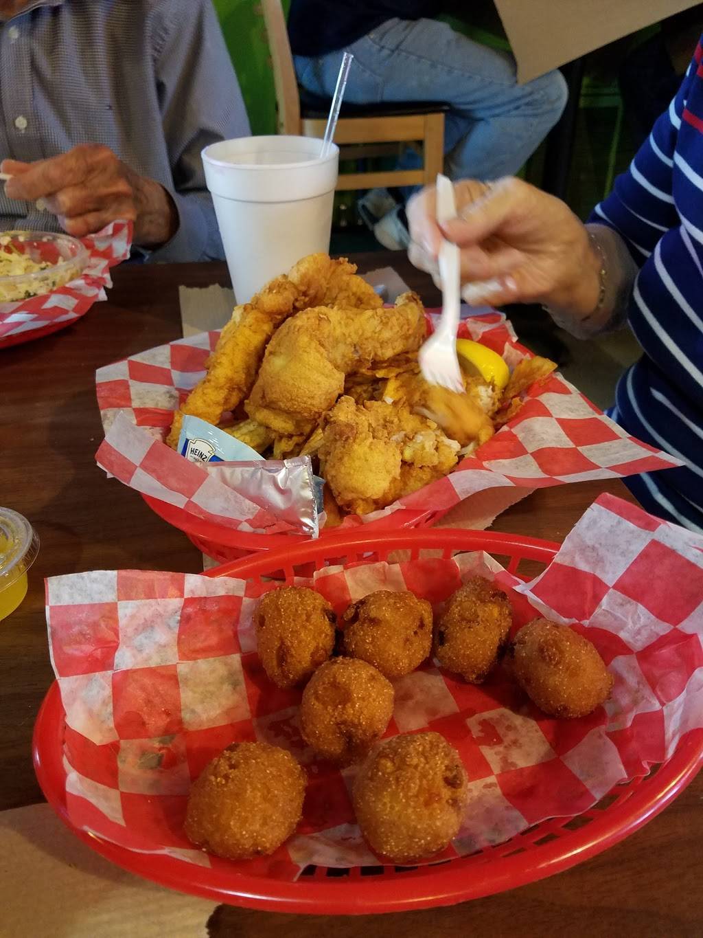 Fat Boys Crab Shack | restaurant | 1581 Defense Hwy, Gambrills, MD 21054, USA | 4107215252 OR +1 410-721-5252