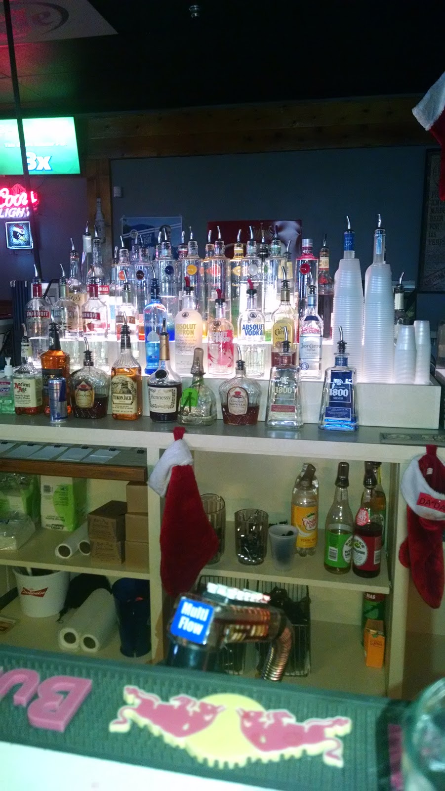 Bills Place | night club | 4771 Mahoning Ave, Youngstown, OH 44515, USA | 3302701703 OR +1 330-270-1703