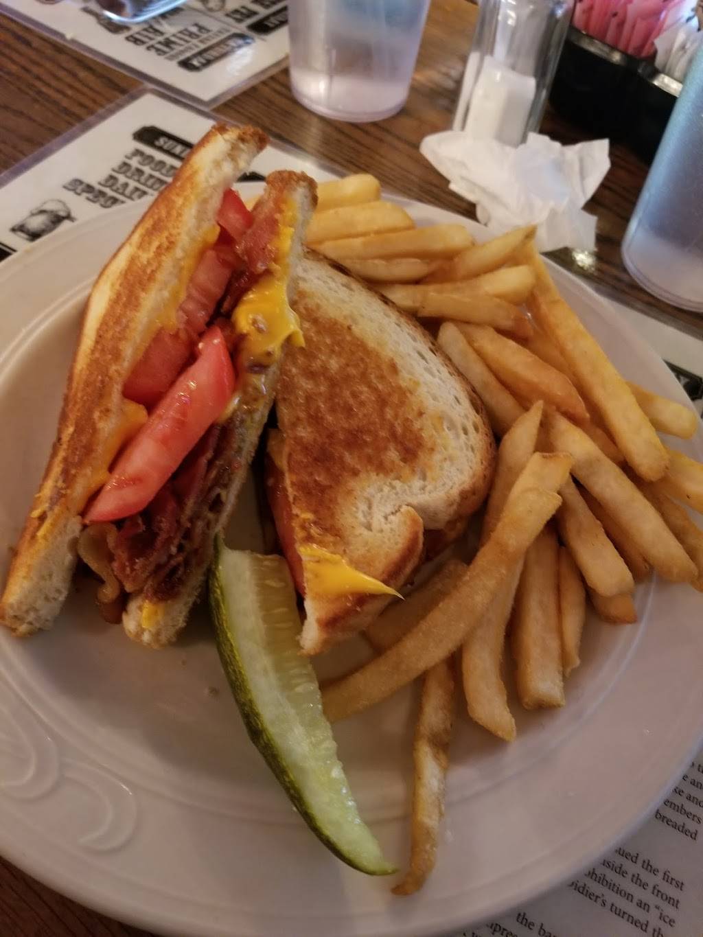 The Village Tavern | restaurant | 135 Old McHenry Rd, Long Grove, IL 60047, USA | 8476343117 OR +1 847-634-3117