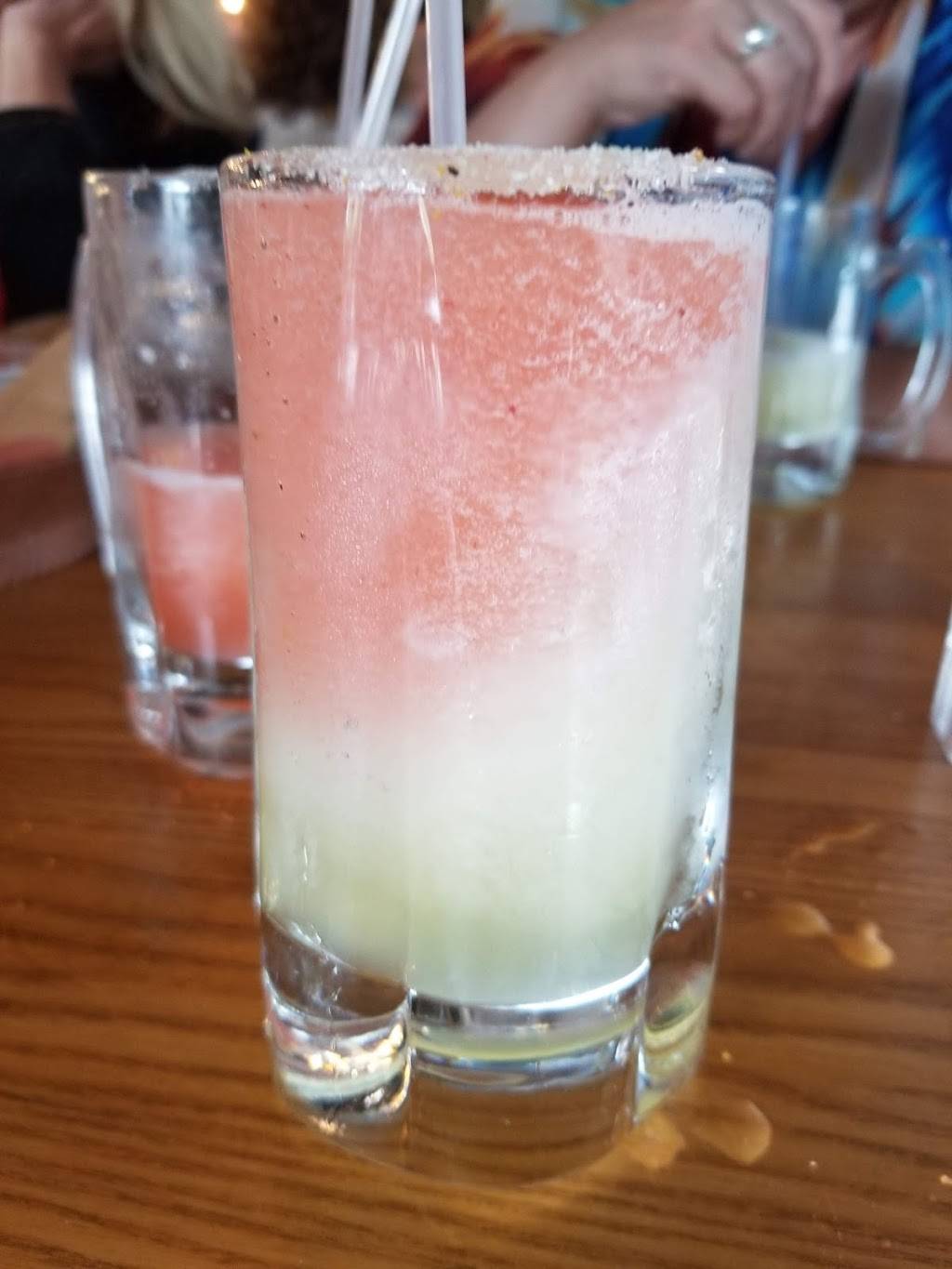 Salsaritas Fresh Mexican Grill | restaurant | 140 Hatfield Dr, Morristown, TN 37814, USA | 4238392394 OR +1 423-839-2394