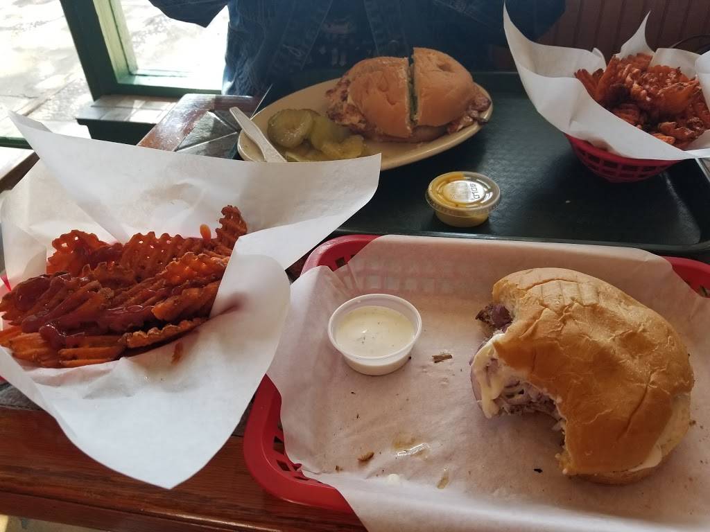 Gazeebo Burgers | restaurant | 5950 Royal Ln, Dallas, TX 75230, USA | 2143683344 OR +1 214-368-3344