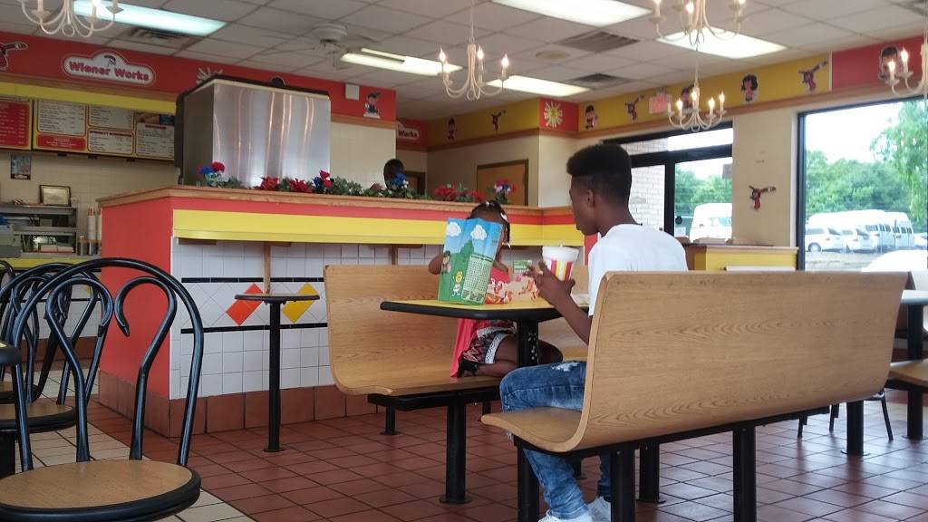 Wiener Works | restaurant | 2544 Hope Mills Rd, Fayetteville, NC 28306, USA | 9104244777 OR +1 910-424-4777