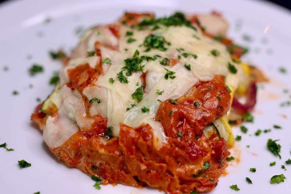 The Beacon Bistro | restaurant | 319 Bay St, Petoskey, MI 49770, USA | 2314897999 OR +1 231-489-7999