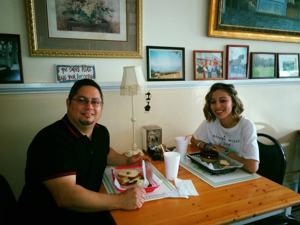 Miss Ls Sandwich Shop | restaurant | 4817 S Main St, Acworth, GA 30101, United States | 7709669709 OR +1 770-966-9709