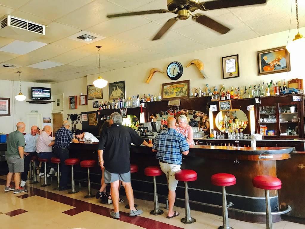 Chalet Basque Restaurant | restaurant | 200 Oak St, Bakersfield, CA 93304, USA | 6613272915 OR +1 661-327-2915