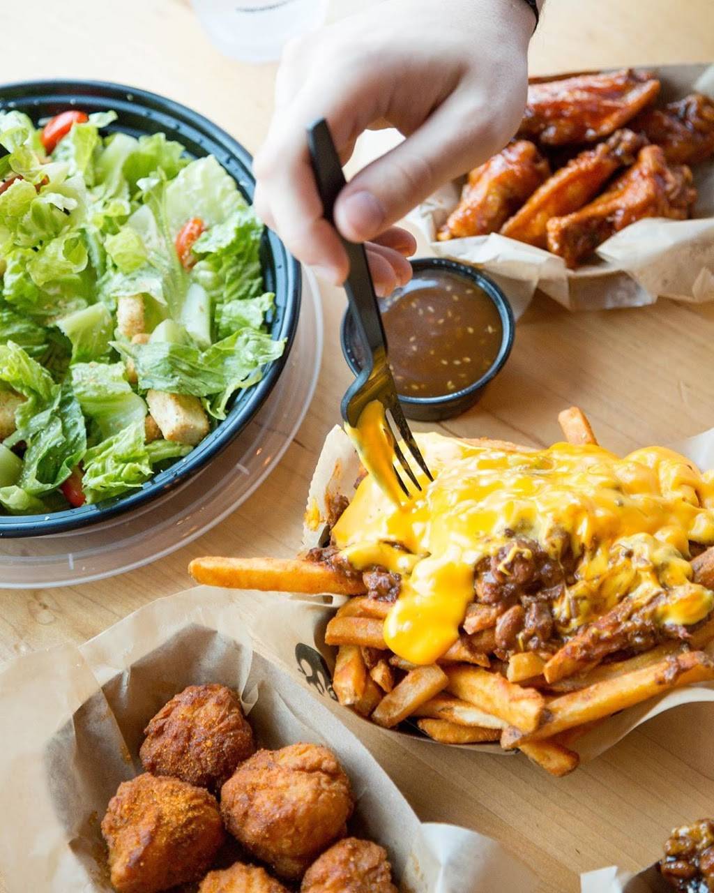 Fire Wings Silber | restaurant | 1106 Silber Rd, Houston, TX 77055, USA | 7137148476 OR +1 713-714-8476