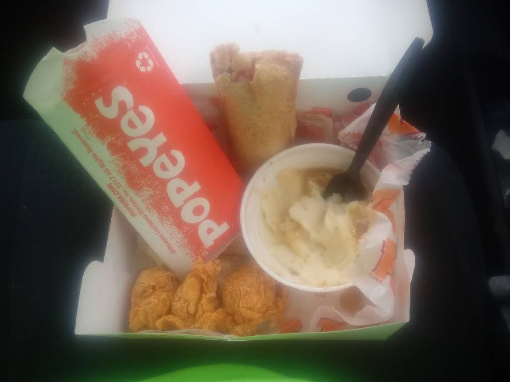 Popeyes Louisiana Kitchen | restaurant | 1165 Kemper Meadow Dr, Cincinnati, OH 45240, USA | 5137424888 OR +1 513-742-4888