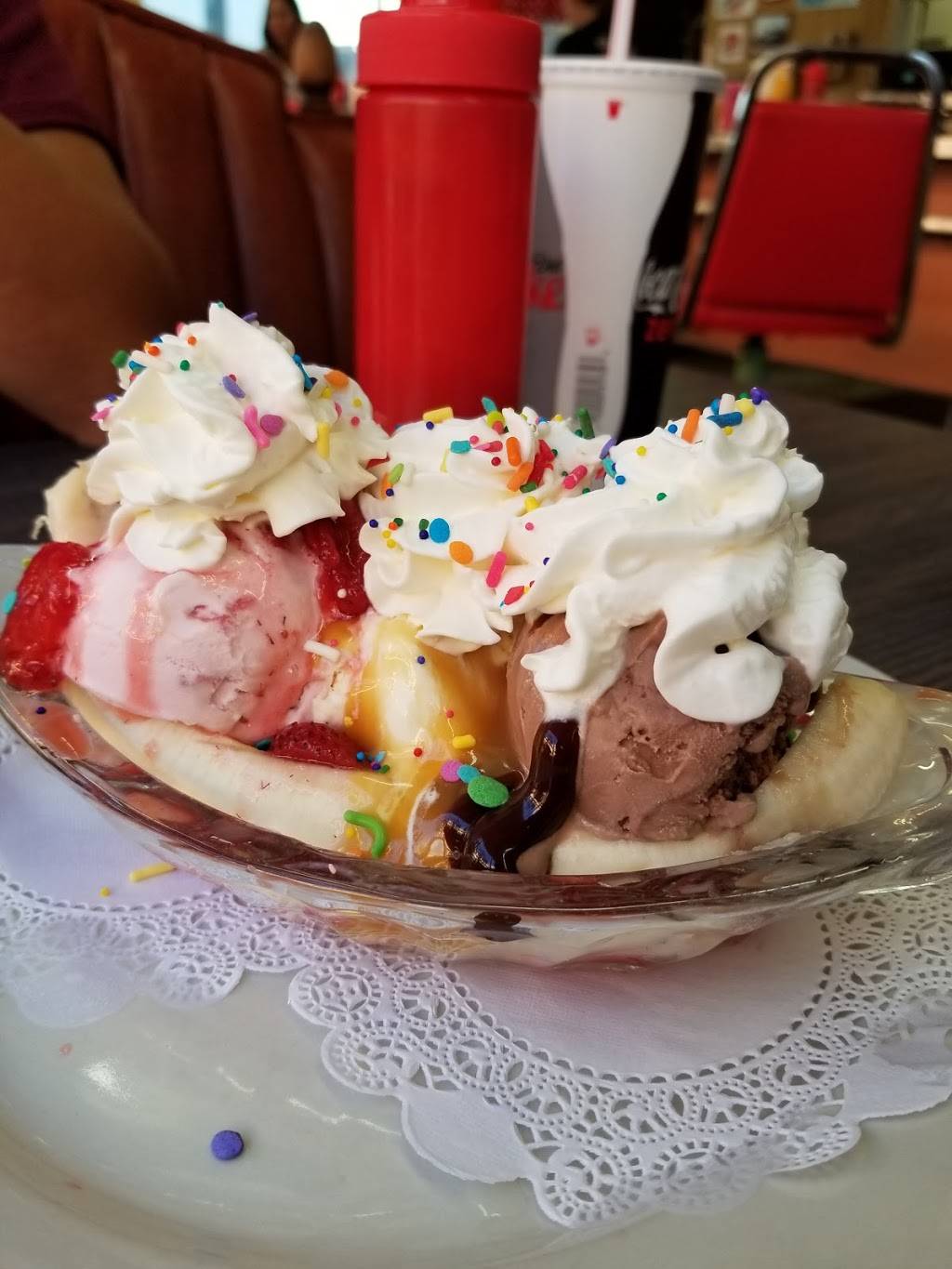 The Choo Choo | restaurant | 600 Lee St, Des Plaines, IL 60016, USA | 8473919815 OR +1 847-391-9815