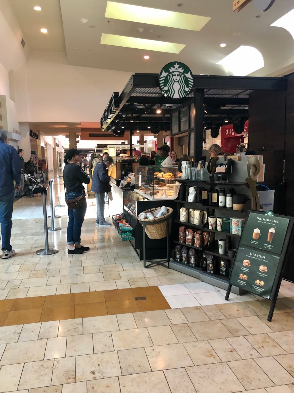 Starbucks | cafe | 53K S County Center Way, St. Louis, MO 63129, USA | 3148450335 OR +1 314-845-0335