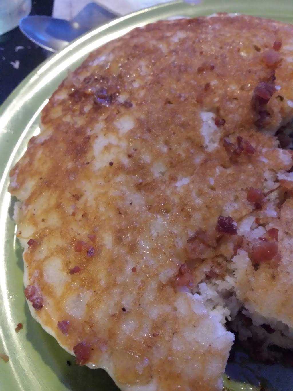 Darrylz Hometown Grille | restaurant | 116 Main St, Womelsdorf, PA 19567, USA | 4849301100 OR +1 484-930-1100