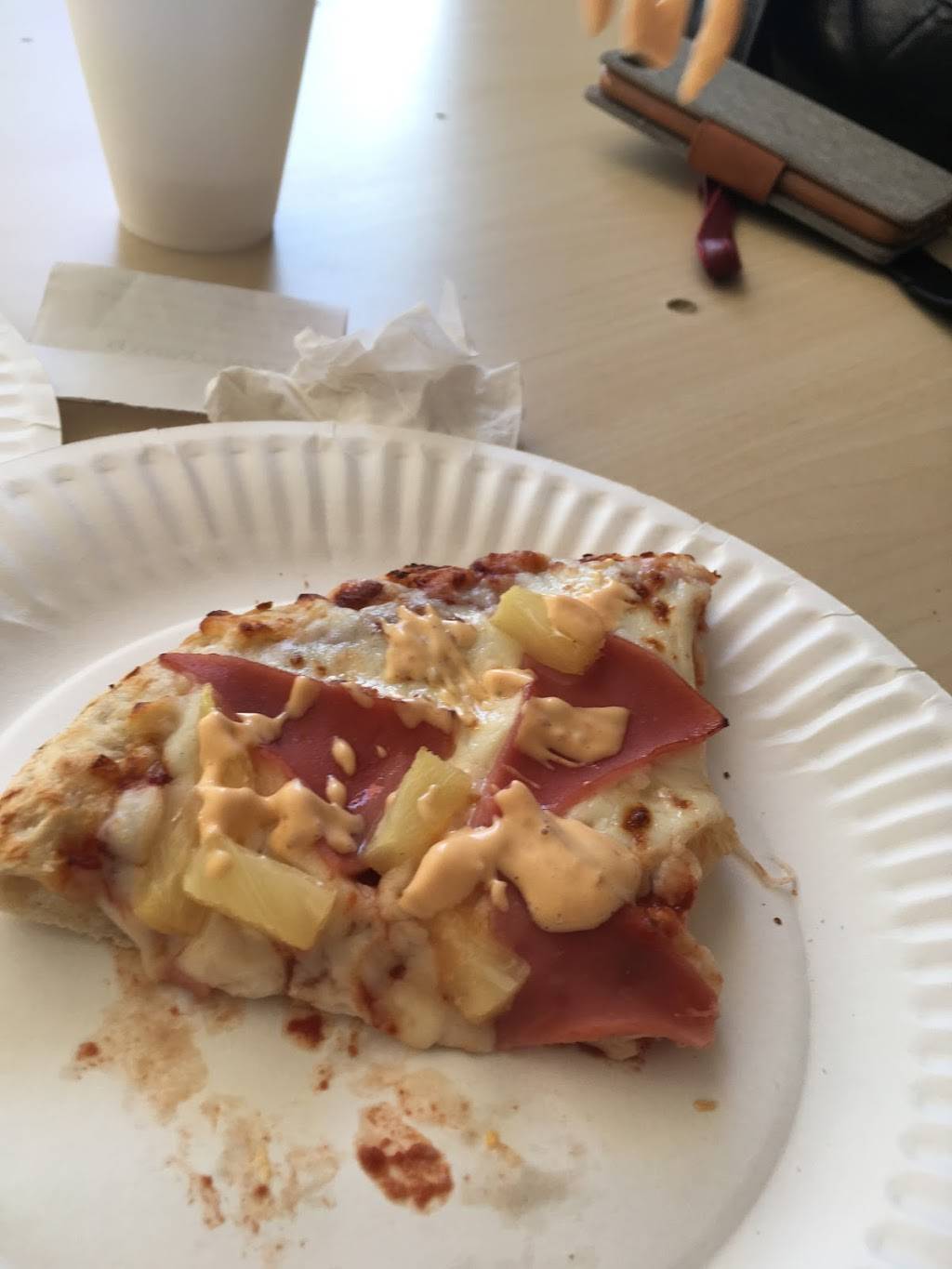 Maminos Pizza | restaurant | Avenida 20 de Noviembre 1083, Zona Centro, 22800 Ensenada, B.C., Mexico | 016461556111 OR +52 646 155 6111