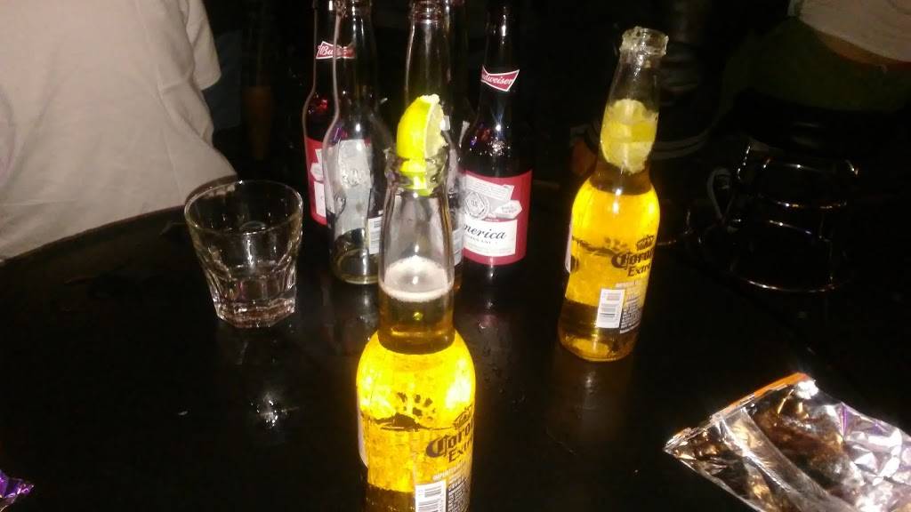 Zebra Room | restaurant | 20930 Hawthorne Blvd, Torrance, CA 90503, USA | 3103712092 OR +1 310-371-2092