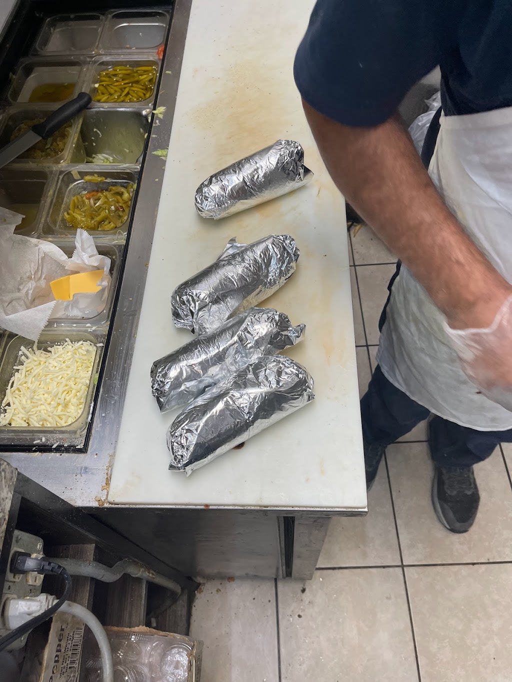 Mr tasty Fish and chicken | restaurant | 9454 S Cottage Grove Ave, Chicago, IL 60619, USA | 7732179090 OR +1 773-217-9090