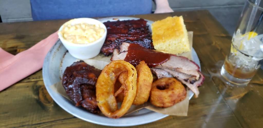 Oak & Embers Tavern | restaurant | 8003 Mayfield Rd, Chesterland, OH 44026, USA | 4407294030 OR +1 440-729-4030