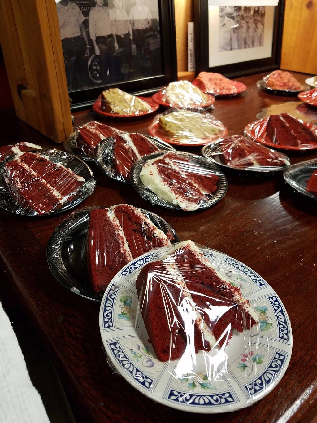 Engine Room | restaurant | 8320, 1525 Waring Rd NW, Dalton, GA 30721, USA | 7062723473 OR +1 706-272-3473