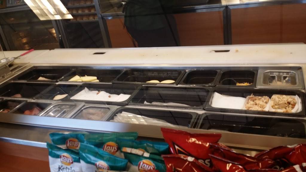 Subway | restaurant | 337 N Main St, Summerville, SC 29483, USA | 8438750900 OR +1 843-875-0900