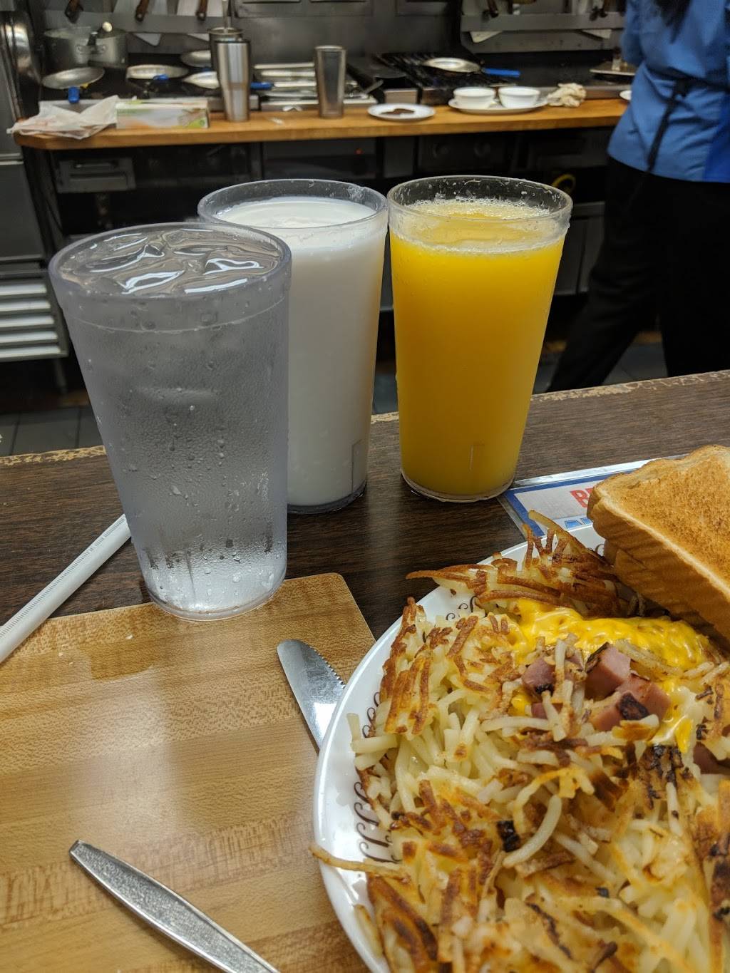 Waffle House | meal takeaway | 580 Busch Dr, Jacksonville, FL 32218, USA | 9047578668 OR +1 904-757-8668