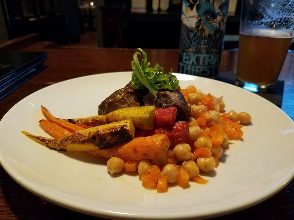 Black Duck Tavern | restaurant | 31 Warren Ave, East Providence, RI 02914, USA | 4014348703 OR +1 401-434-8703