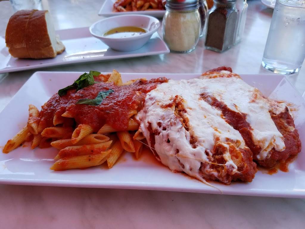 Mazzo Mozzarella & Wine Bar | restaurant | 32 Newtown Rd, Danbury, CT 06810, USA | 2036287188 OR +1 203-628-7188