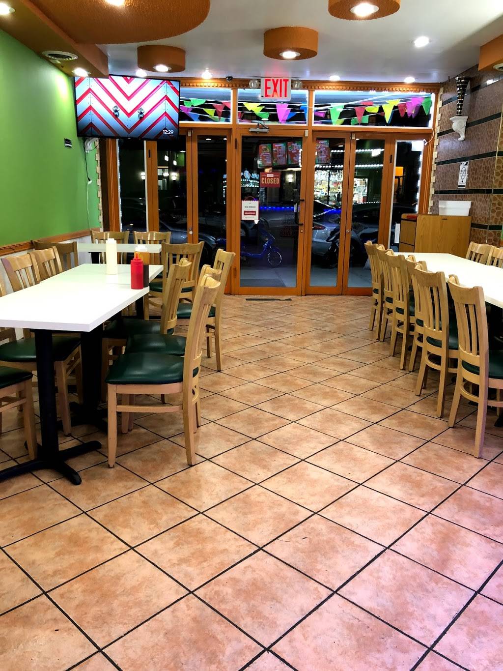 Halal Munchies | restaurant | 25-35 Steinway St, Astoria, NY 11103, USA | 9177450585 OR +1 917-745-0585