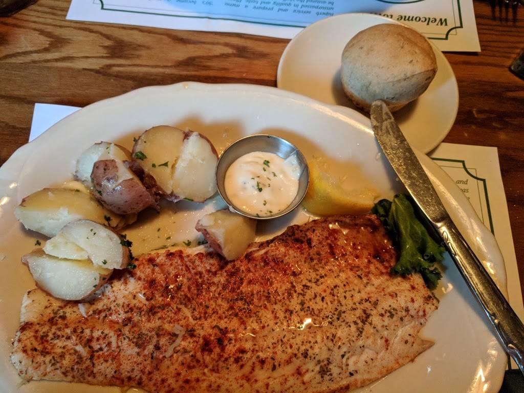 The Range Line Inn | restaurant | 2635 W Mequon Rd, Mequon, WI 53092, USA | 2622420530 OR +1 262-242-0530