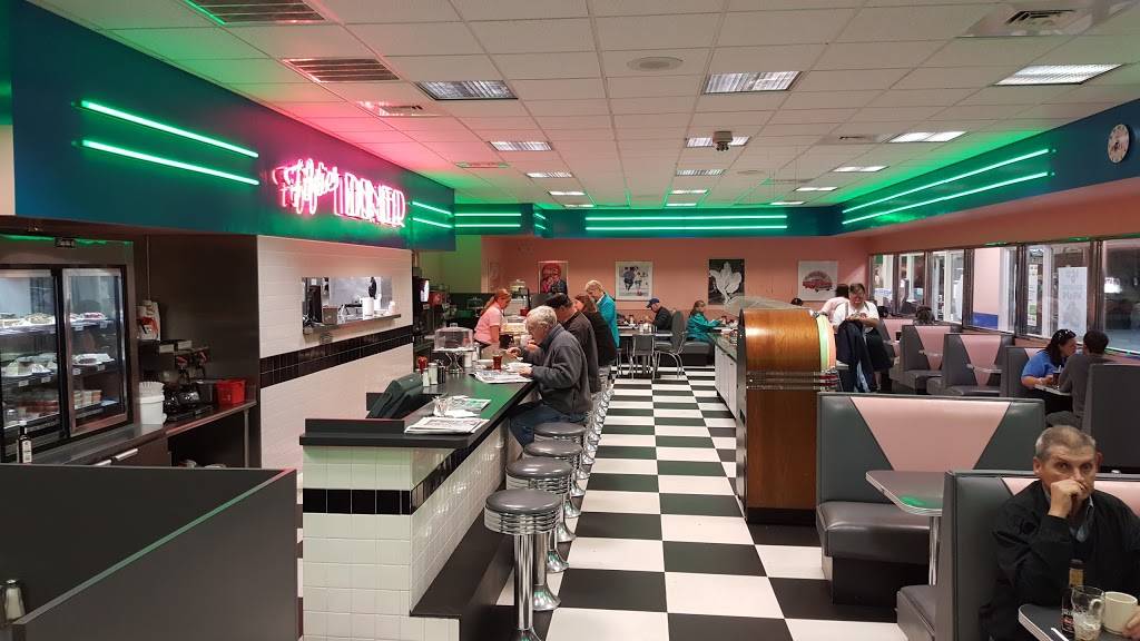 Fifties Diner | restaurant | 363 Burnett Rd, Chicopee, MA 01020, USA | 4135945436 OR +1 413-594-5436