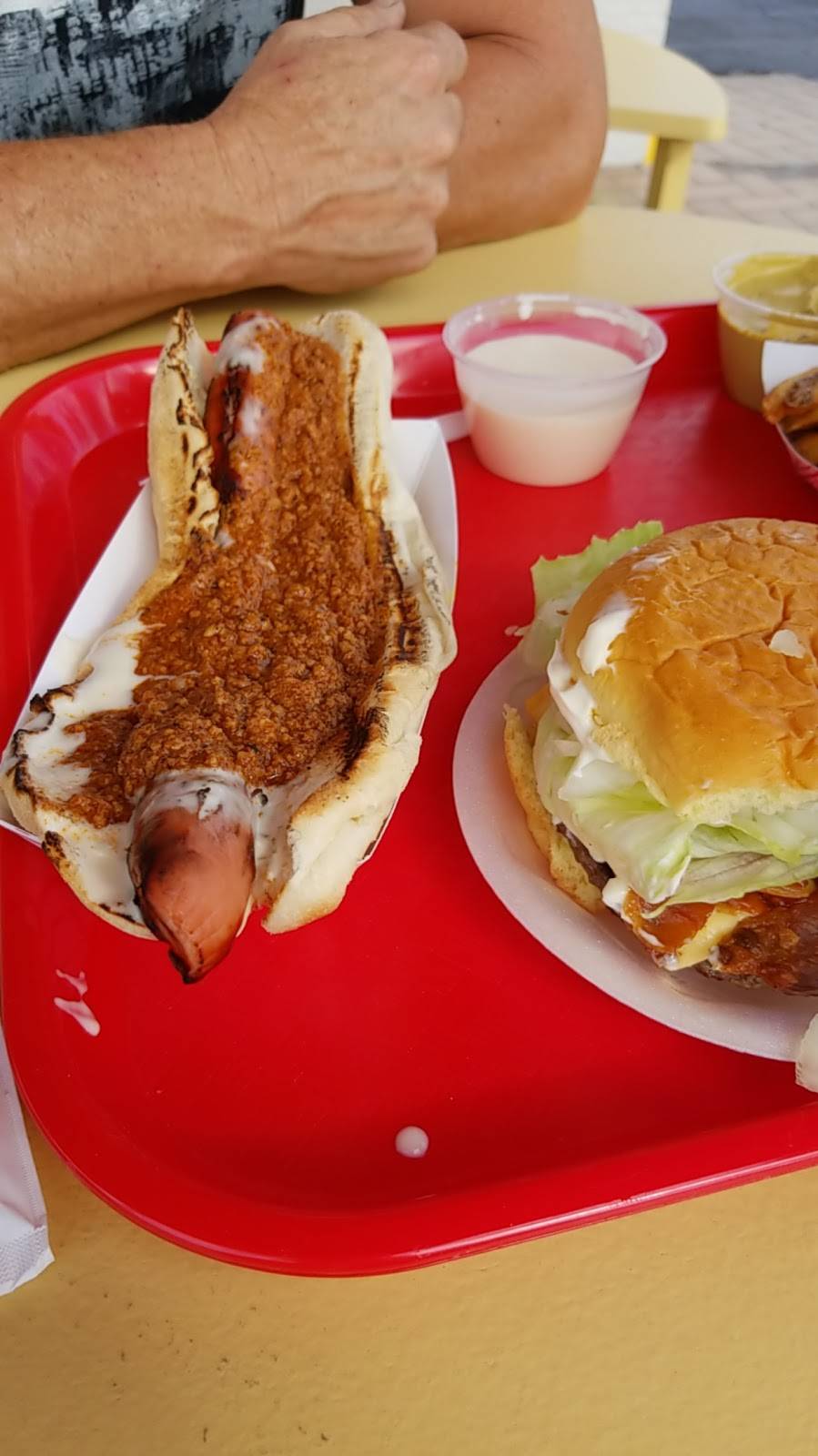 Matts Red Hots | restaurant | 18911 S Tamiami Trail #24, Fort Myers, FL 33908, USA | 2397918036 OR +1 239-791-8036