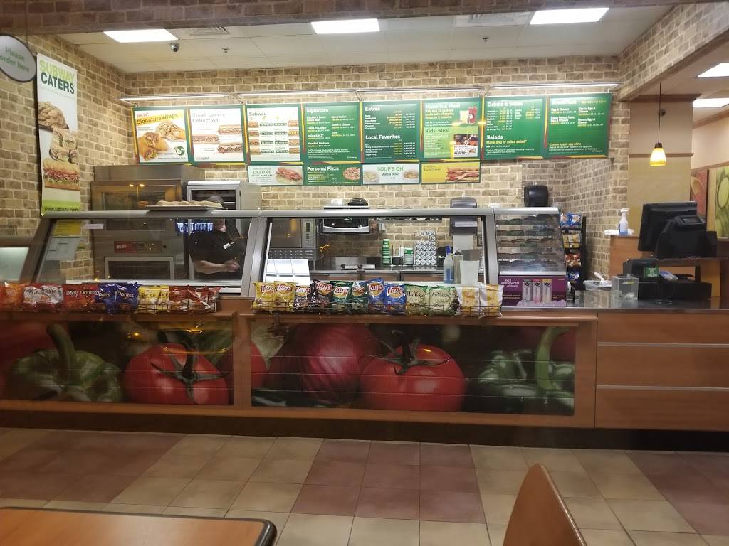 Subway Restaurants | restaurant | 2501 N Ocean Ave, Riviera Beach, FL 33404, USA | 5618424747 OR +1 561-842-4747