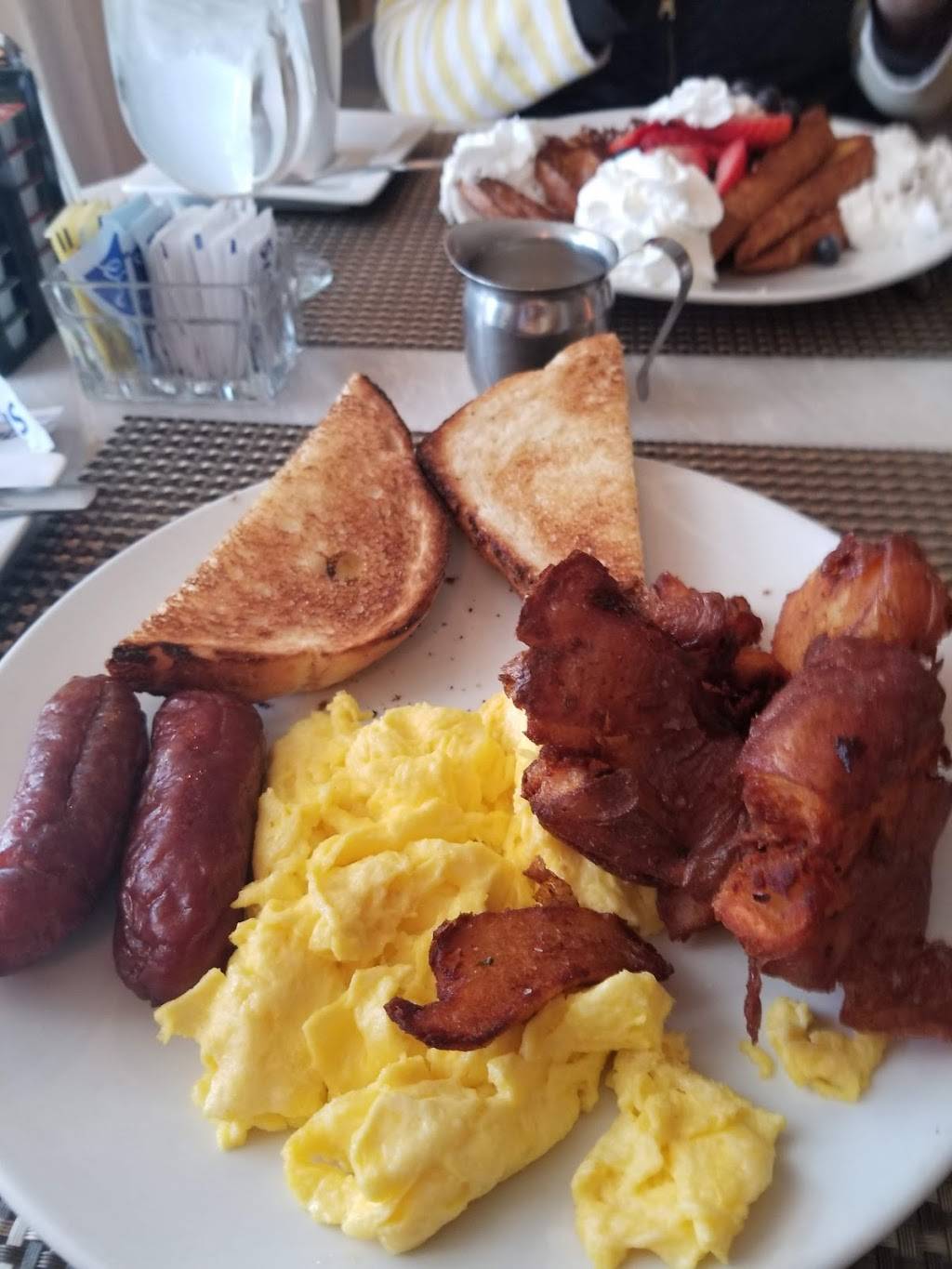 Liberty at the Colonial Inn | restaurant | 48 Monument Square, Concord, MA 01742, USA | 9783692373 OR +1 978-369-2373