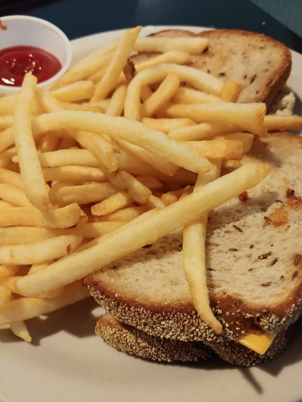 CJs Diner | restaurant | 74894 Lennon Pl suite h-1, Palm Desert, CA 92260, USA | 7608379650 OR +1 760-837-9650