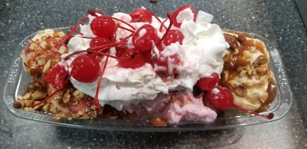 Braums Ice Cream & Burger Restaurant | restaurant | 529 S Interstate 35, Denton, TX 76205, USA | 9405911992 OR +1 940-591-1992