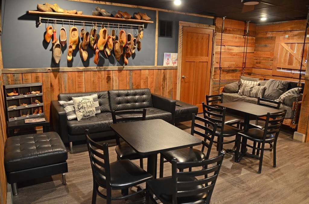 Shoebox Gaming Pub | restaurant | 104 Pearl St, Teutopolis, IL 62467, USA | 2178136064 OR +1 217-813-6064