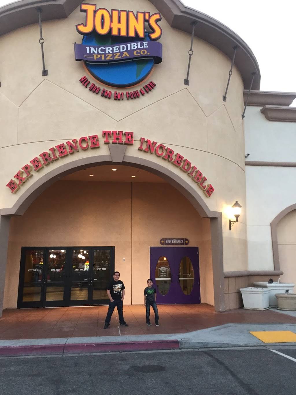 Johns Incredible Pizza - Riverside | restaurant | 6187 Valley Springs Pkwy, Riverside, CA 92507, USA | 9516565555 OR +1 951-656-5555