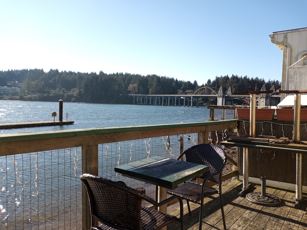 Travelers Cove | restaurant | 1362 Bay St, Florence, OR 97439, USA | 5419976845 OR +1 541-997-6845