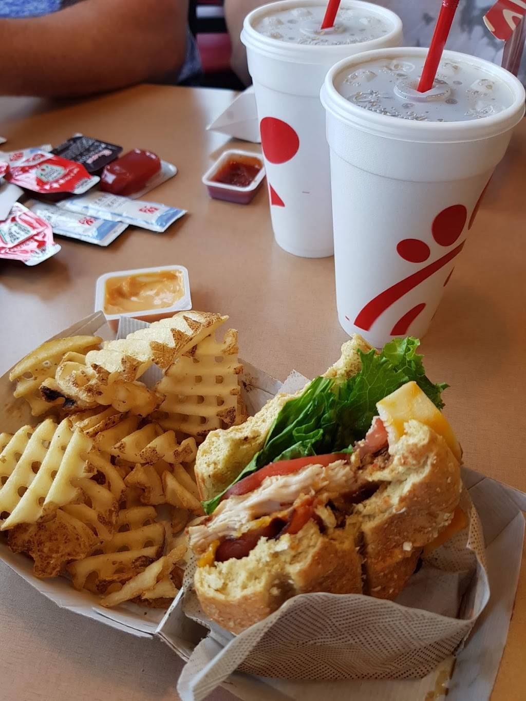 Chick-fil-A | restaurant | 4450 W Vine St, Kissimmee, FL 34746, USA | 4077873332 OR +1 407-787-3332
