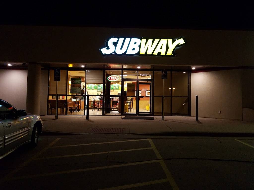 Subway Restaurants | restaurant | 2200 John F Kennedy Rd Suite 102, Dubuque, IA 52002, USA | 5635880216 OR +1 563-588-0216