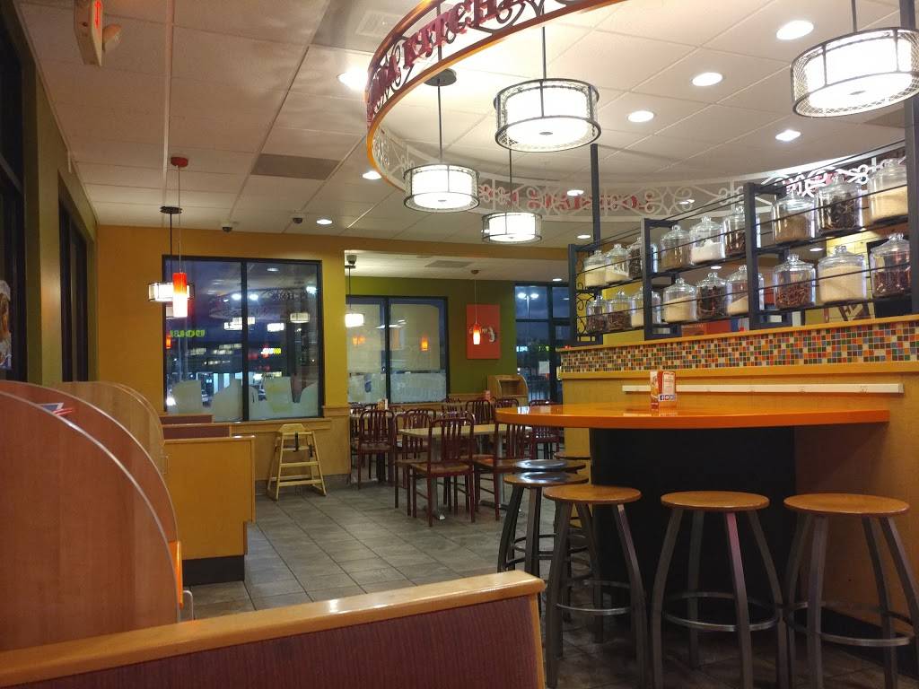 Popeyes Louisiana Kitchen | restaurant | 3825 W 1st St, Santa Ana, CA 92703, USA | 7142655511 OR +1 714-265-5511