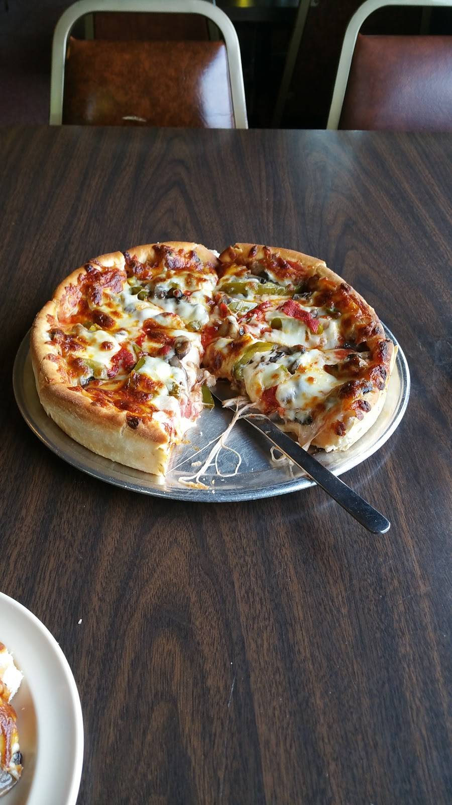 Al & Leda Pizzeria | restaurant | 325 W Everett St, Dixon, IL 61021, USA | 8152843932 OR +1 815-284-3932