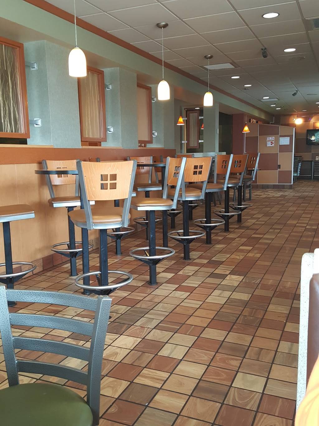 McDonalds | cafe | 602 S Marquette Rd, Prairie du Chien, WI 53821, USA | 6083264415 OR +1 608-326-4415