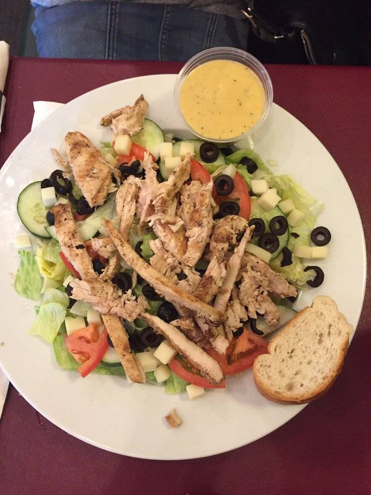 Magros (VJs) Restaurant | restaurant | 169 Utica St, Hamilton, NY 13346, USA | 3158240303 OR +1 315-824-0303