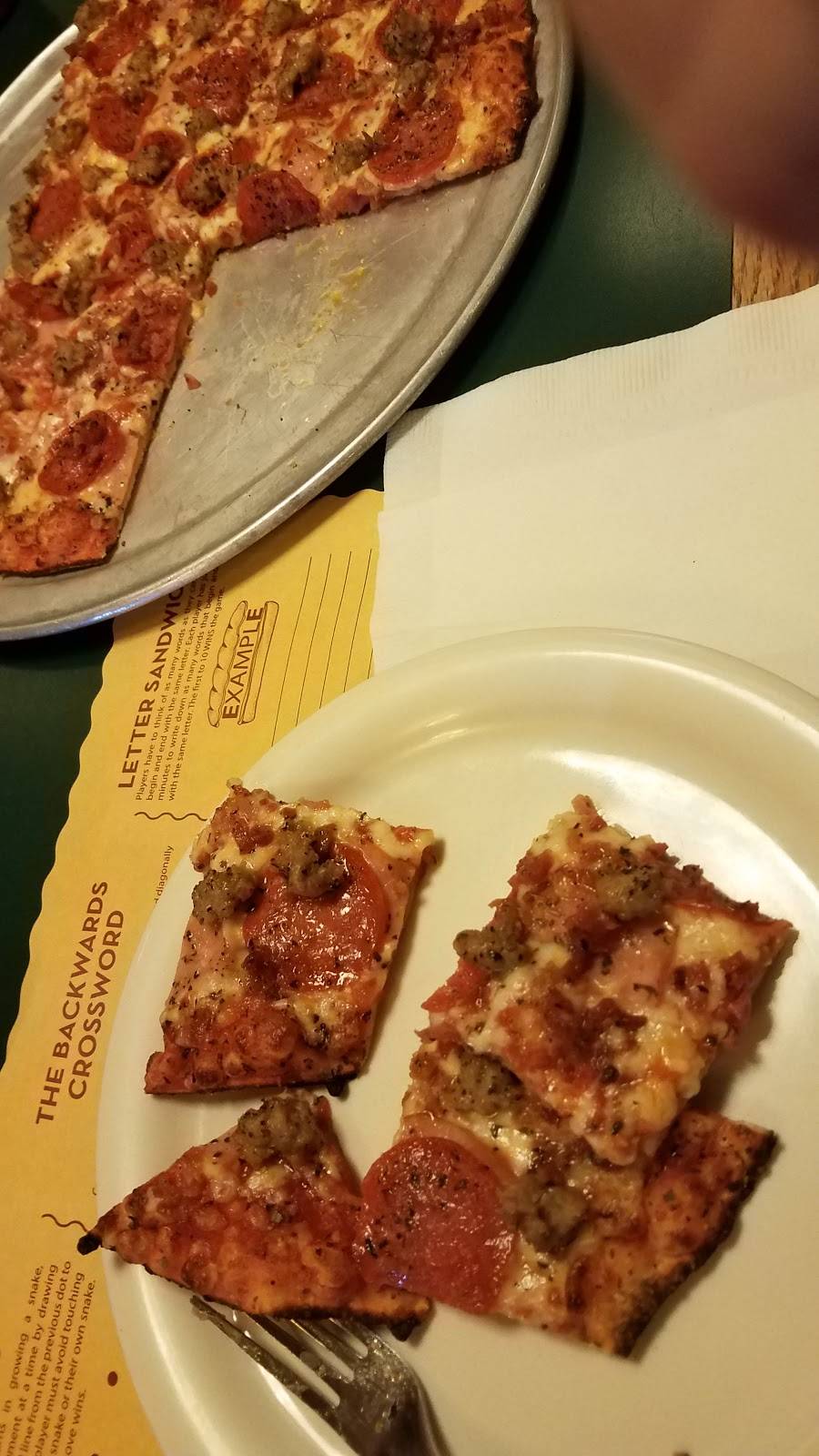 Monicals Pizza | restaurant | 900 S Court St, Tuscola, IL 61953, USA | 2172534749 OR +1 217-253-4749