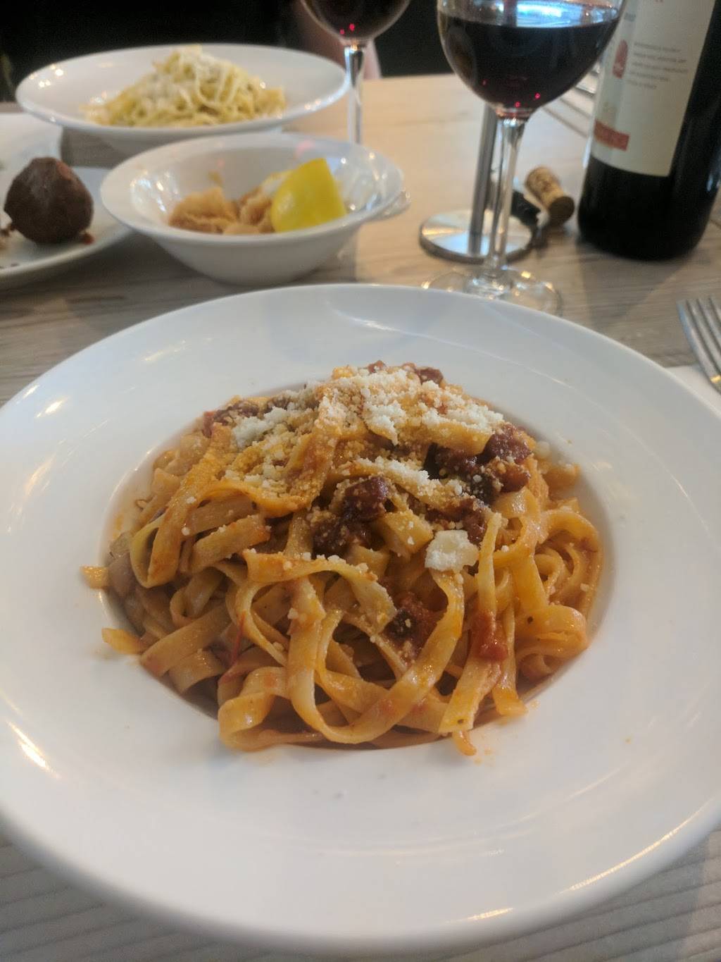 MangiPasta | restaurant | 608 E 187th St, Bronx, NY 10458, USA | 7189330100 OR +1 718-933-0100