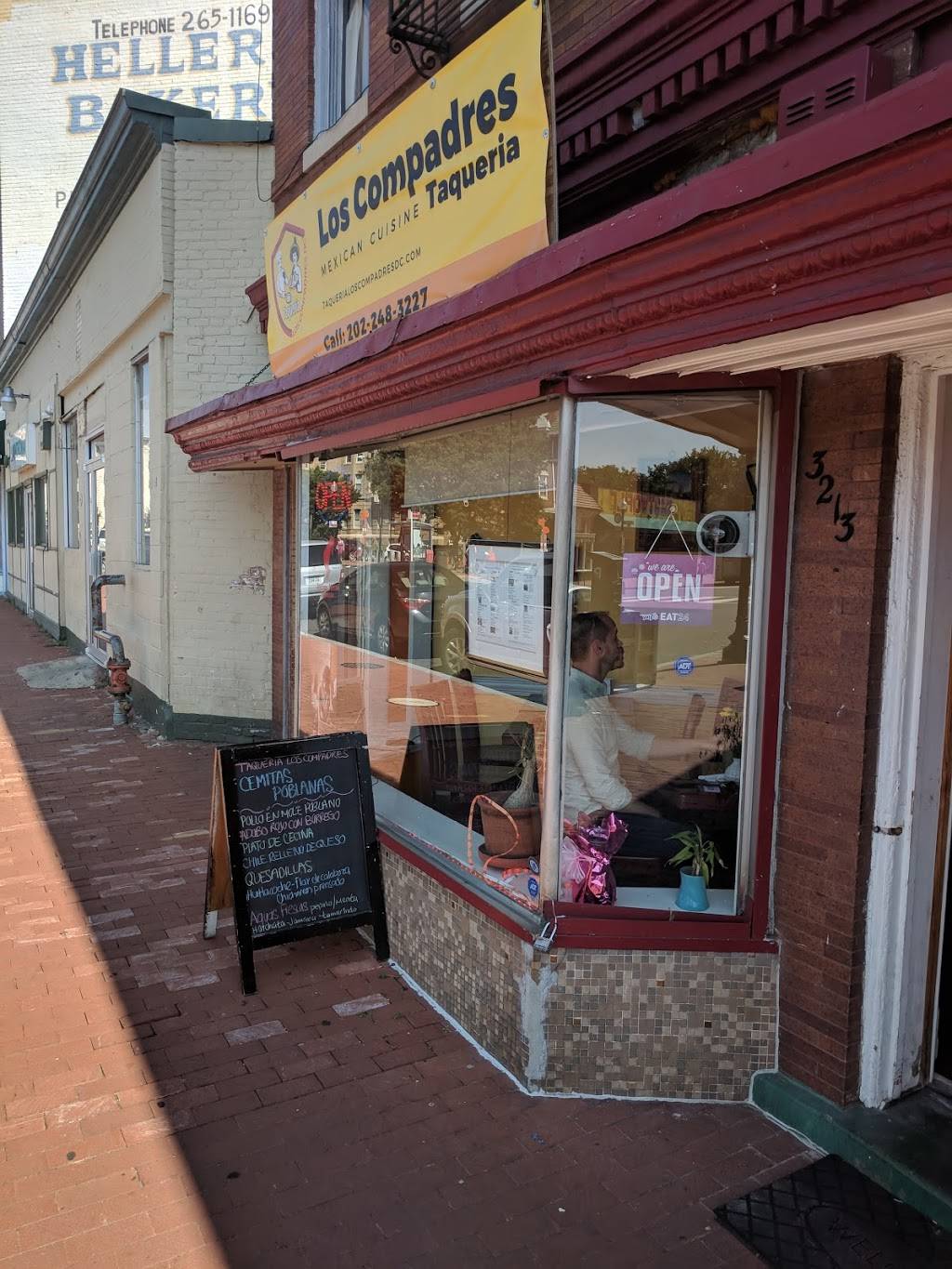 Taqueria Los Compadres | restaurant | 2103, 3213 Mt Pleasant St NW, Washington, DC 20010, USA | 2022483227 OR +1 202-248-3227